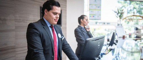 Hotel receptionist 4 steps to recruiting staff in teh hospitality sector after covid 19